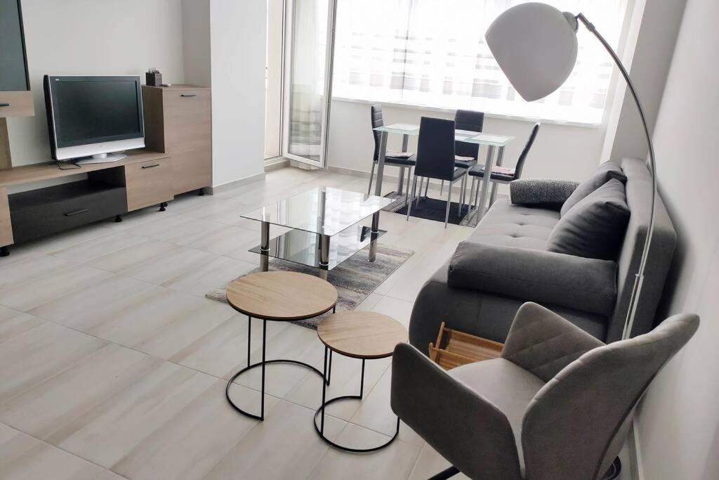 Plaza Apartman - City Center, Free Parking, Free Wifi Debrecen Dış mekan fotoğraf